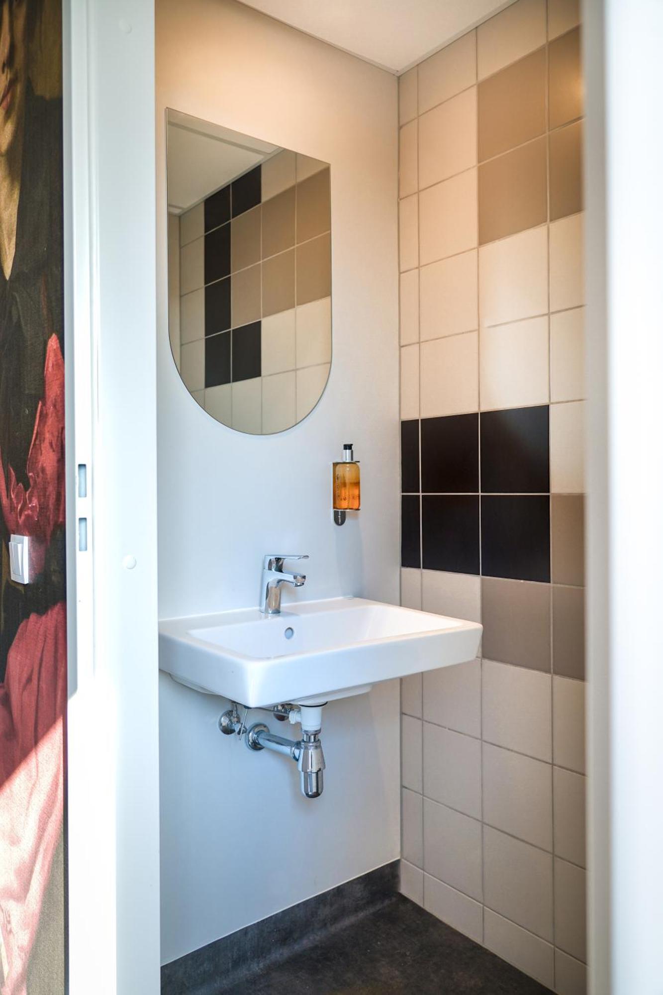 Easy One Premium Art Aparthotel Krakow Ngoại thất bức ảnh